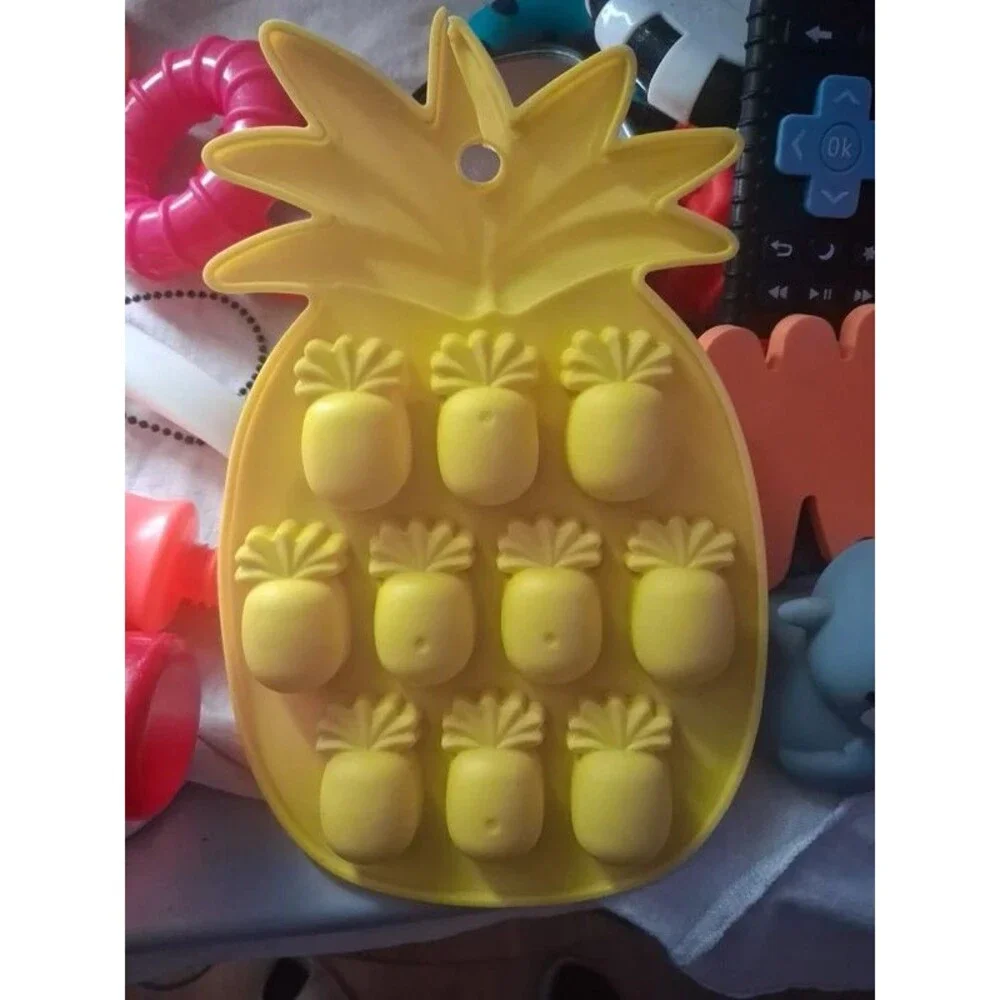 Pineapple ice mold